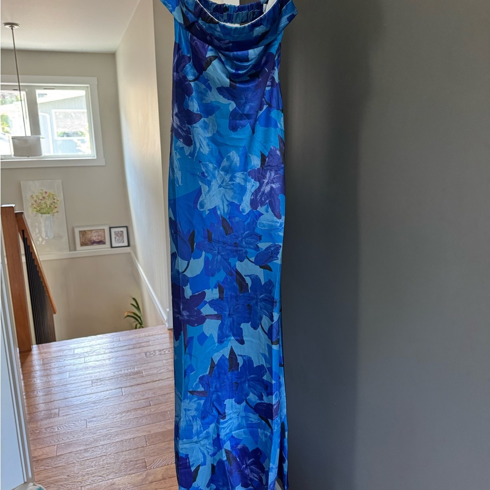 Elegant Blue Floral Women's Dress - Picture 2 of 4